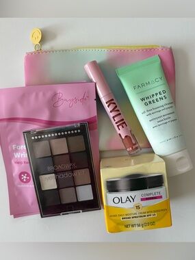 Kylie + Farmacy + Makeup Bundle + IPSY Makeup Bag, 7 Items